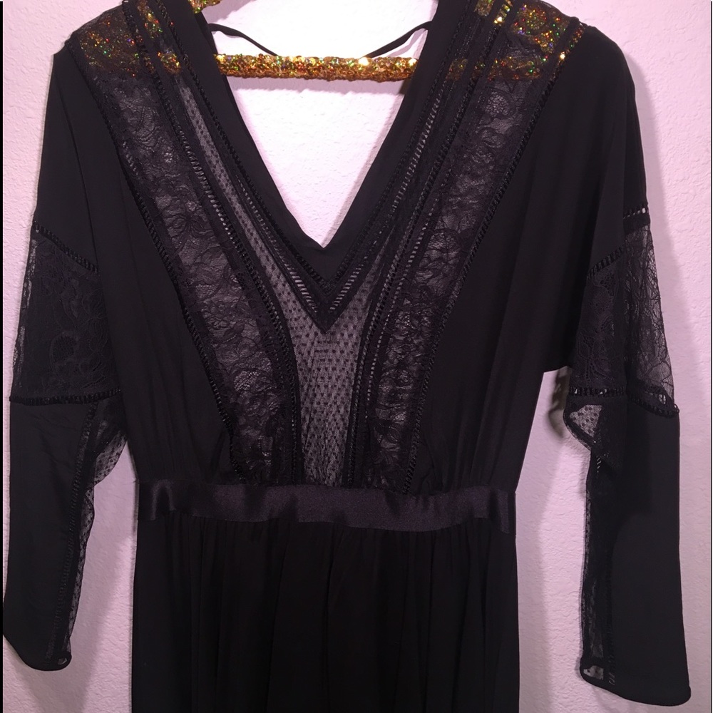 Lace Dress - Picture 3 of 7